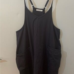Women’s Oufeiya gray overalls with Pockets size medium new without tags